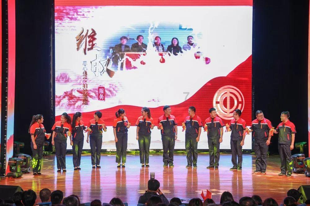 探索找一款街机格斗游戏只记得里面有个女的用的武器是像死神的的镰刀而且画面很清晰